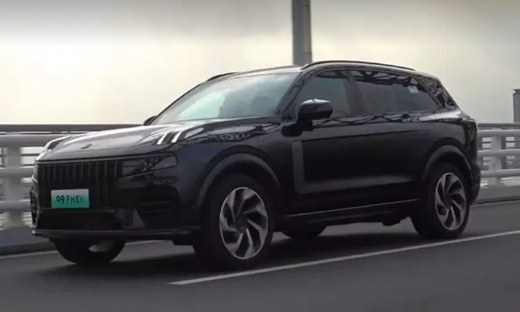 Флагманский кросс Geely и Volvo готовится выйти на рынок: вдвое дешевле родственного XC90