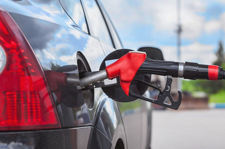 Эксперт назвал 5 рискованных способов сэкономить на машине