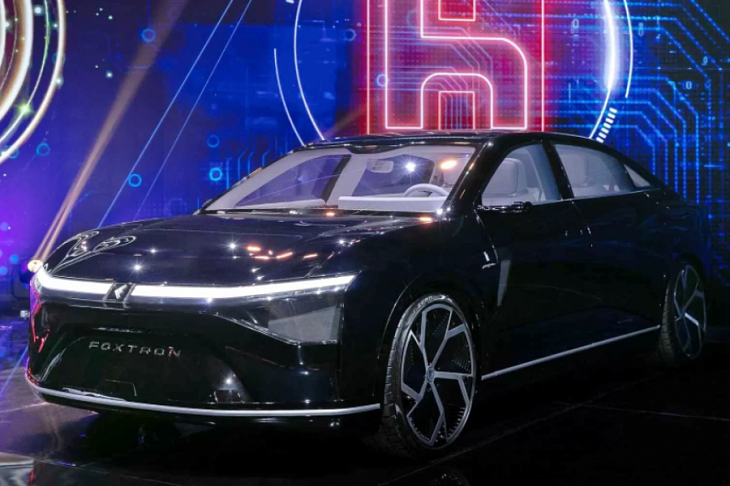 Тайваньский IT-гигант Foxconn представил три электромобиля с именами в стиле Tesla