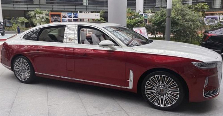 Эксперты анонсировали пятёрку ТОП шикарных супермашин для китайских миллионеров. На первом месте разместилась Hongqi H9+. 