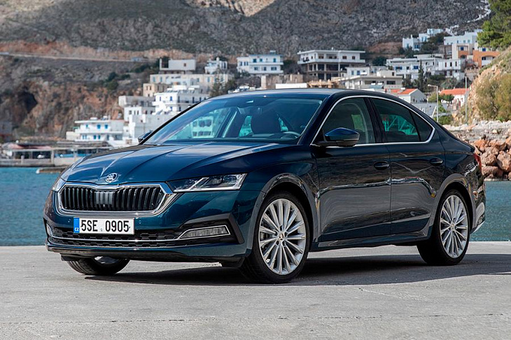 Skoda назвала российские цены на новую Octavia