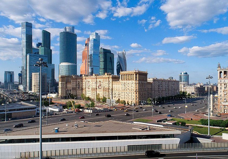 Собянин отметил, что Москва идет не по самому плохому сценарию по коронавирусу