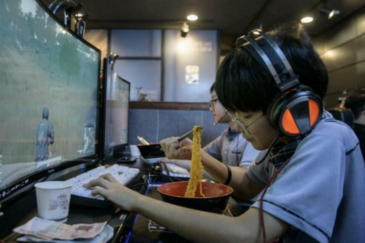 Южная Корея разрешила подросткам играть в видеоигры по ночам