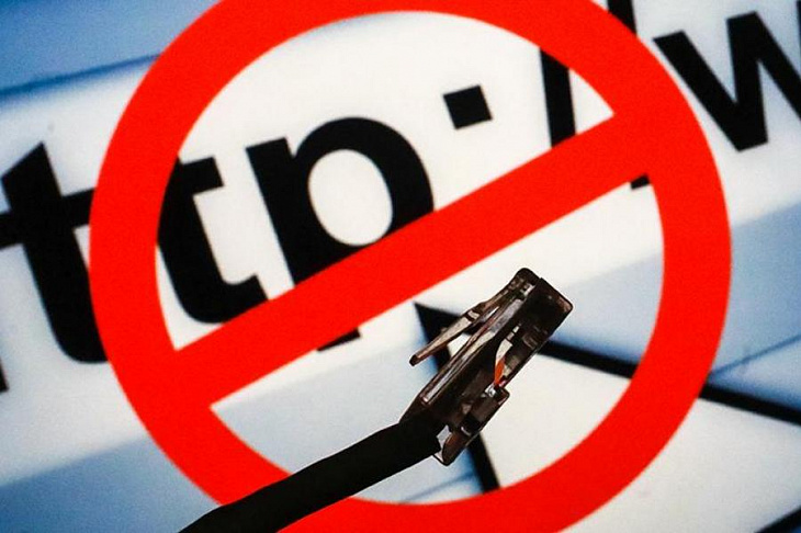 В РФ заблокировали около 150 интернет-страниц о продаже сертификатов о вакцинации