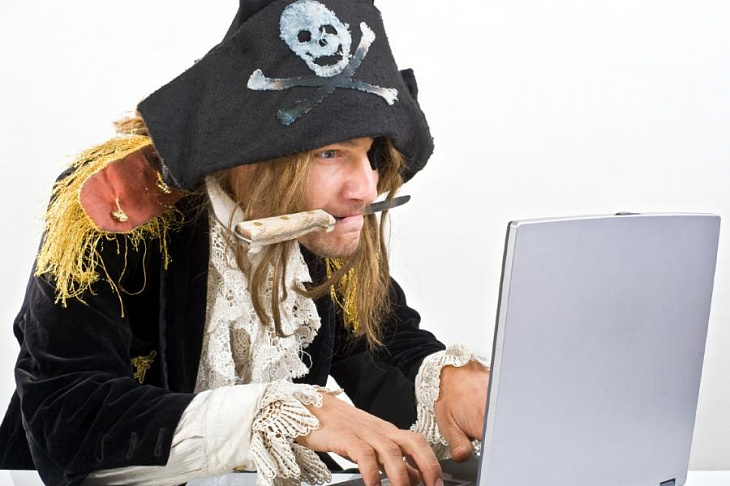 Пиратские сайты зарабатывают более $1 млрд в год