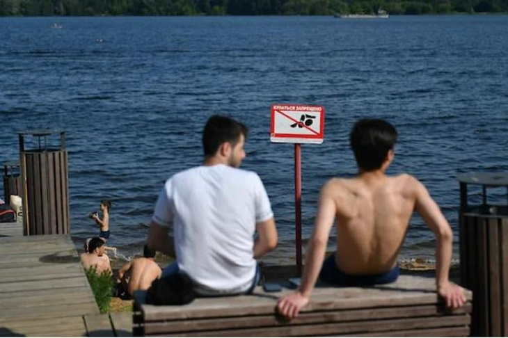 Московским набережным светят новые берега