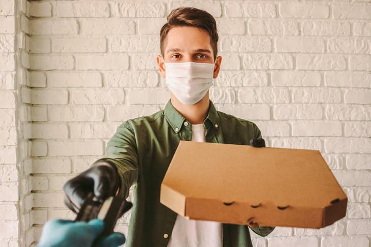 Служба доставки «Около» от X5 Group отключила доставку из большинства ресторанов