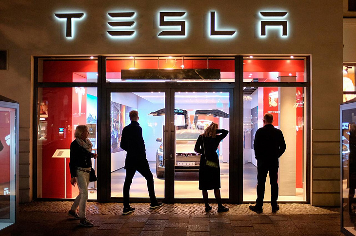 В Китае Tesla отзовет 285 тысяч машин из-за проблем с автопилотом