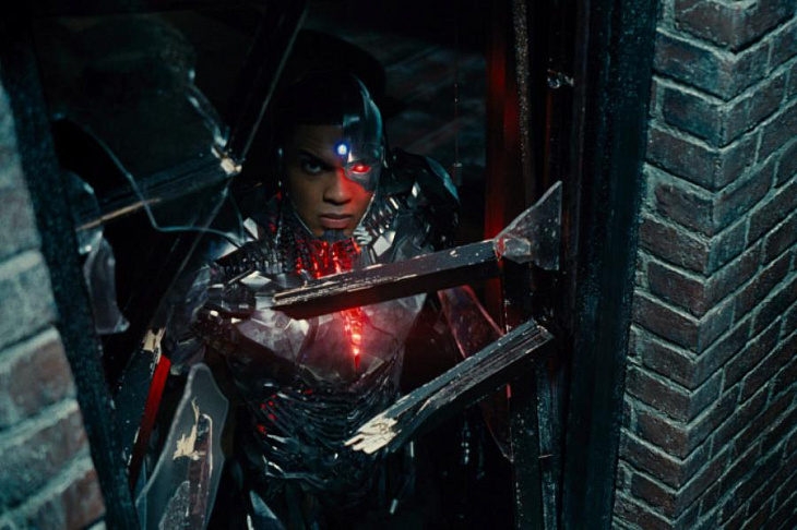 Warner расследует обвинения Рэя Фишера о съёмках «Лиги справедливости»