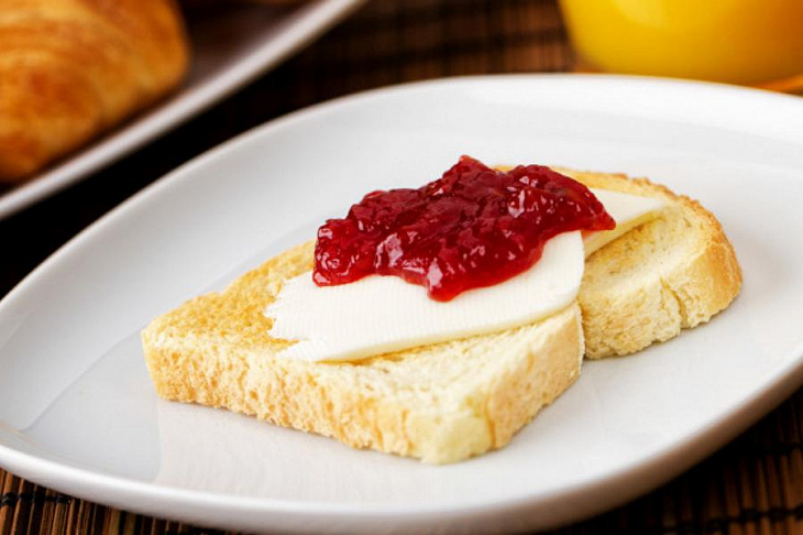 Названы популярные продукты, разрушающие печень 