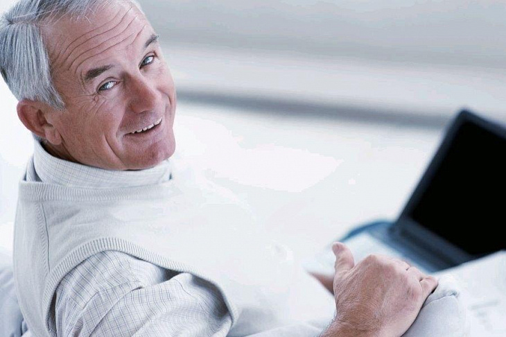 Использование Интернета в пожилом возрасте делает мужчин умнее