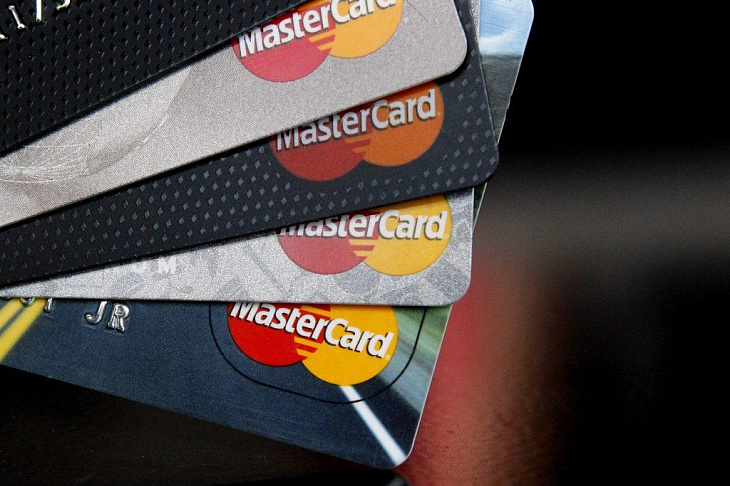 Mastercard рекомендовала российским банкам повысить лимит покупок без ПИН-кода 