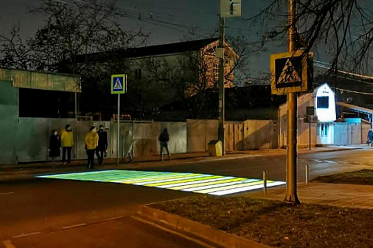ГИБДД начала тестировать проекционные пешеходные переходы