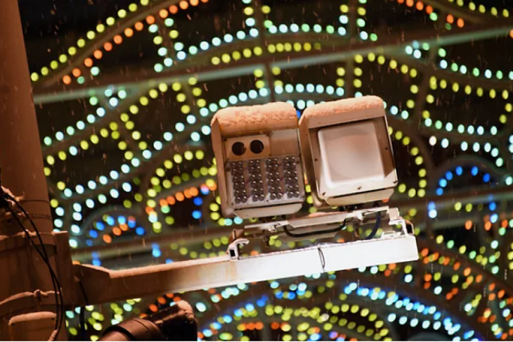 Стреляют без предупреждения