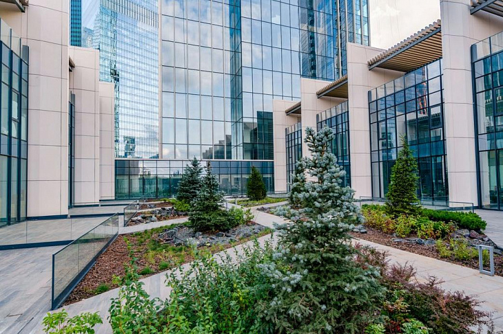 Таунхаусы в небоскребе: как выглядит новый формат недвижимости в Москве