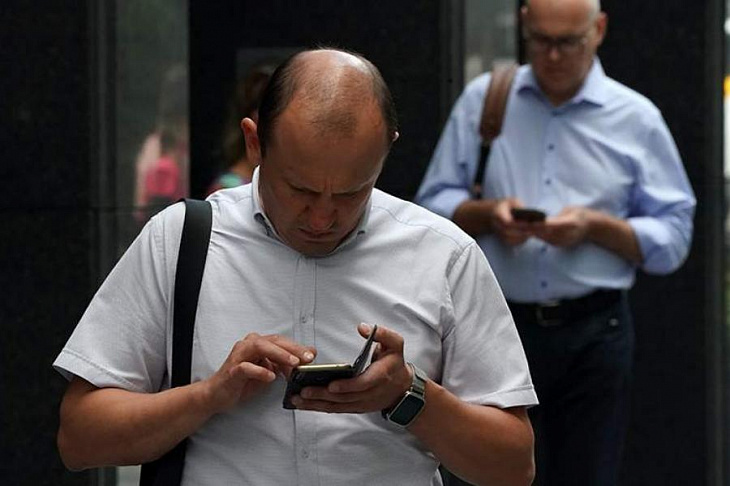 Врачи рассказали о способах сохранить зрение при использовании гаджетов