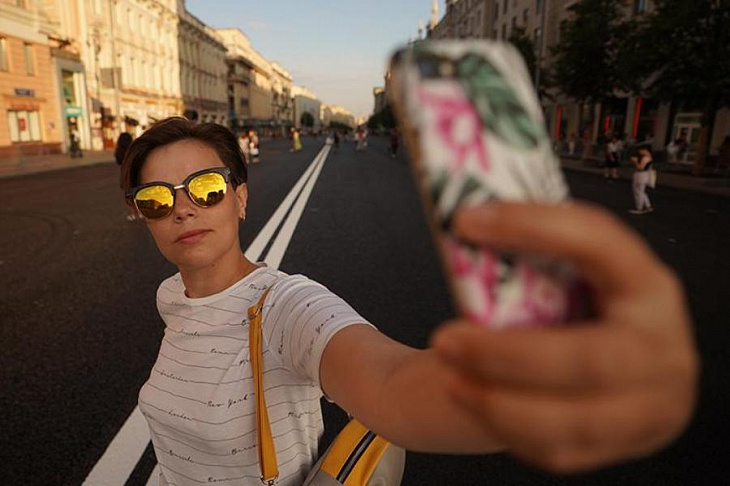 Эксперт рассказал об определении возраста человека при помощи смартфона