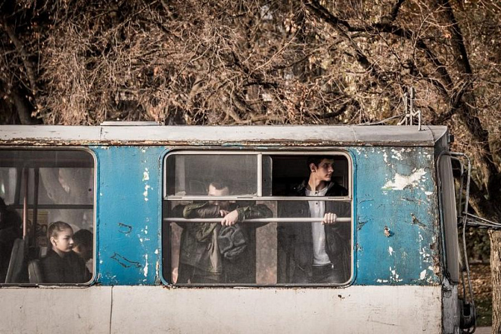 Власти внесут законопроекты о QR-кодах в транспорте, кафе и магазинах