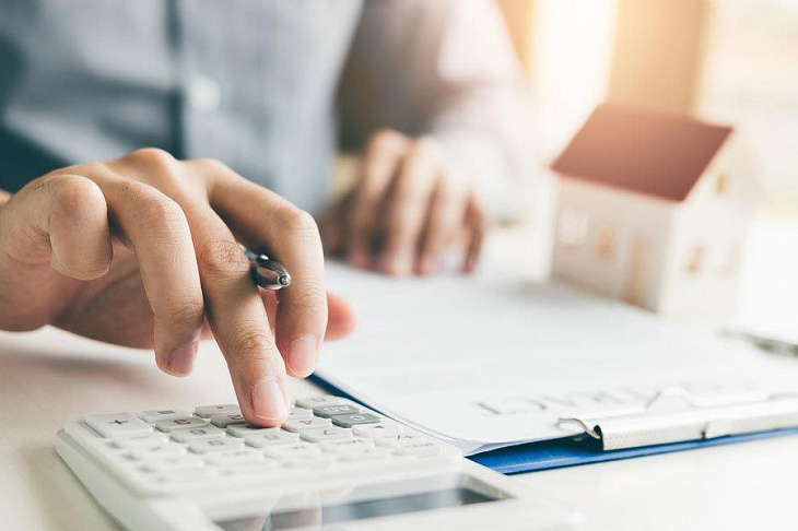 Избу повернули к людям 