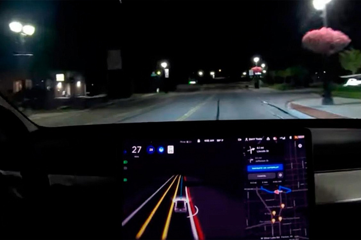 Автопилот Tesla научился определять полицейские автомобили 