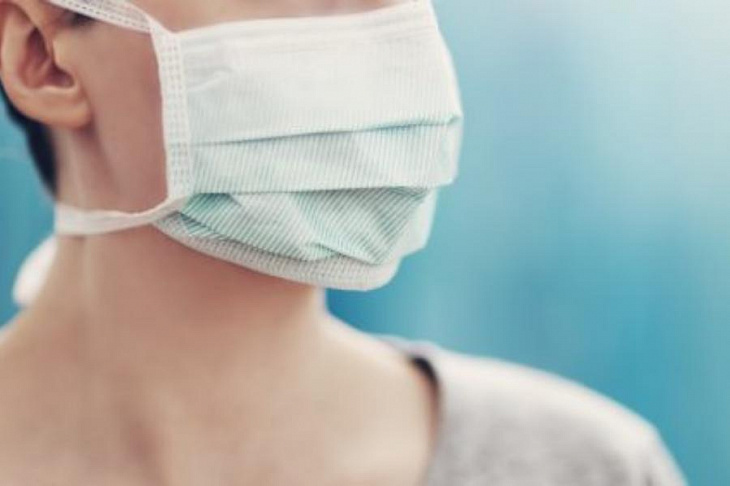 Иммунолог рассказал, когда россияне смогут снять маски