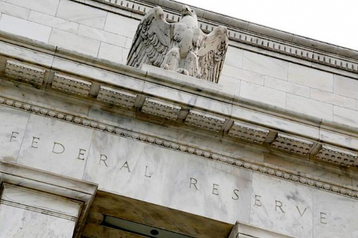 Почему политика американского регулятора не опасна для России