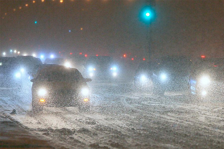 Власти Подмосковья предупредили водителей о морозах и снегопаде