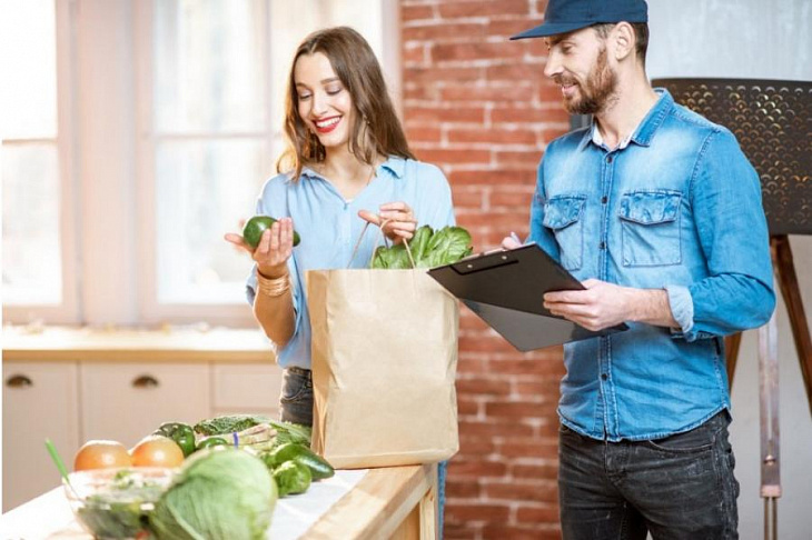 Спрос и траты россиян на доставку еды в июле остались на «карантинном» уровне