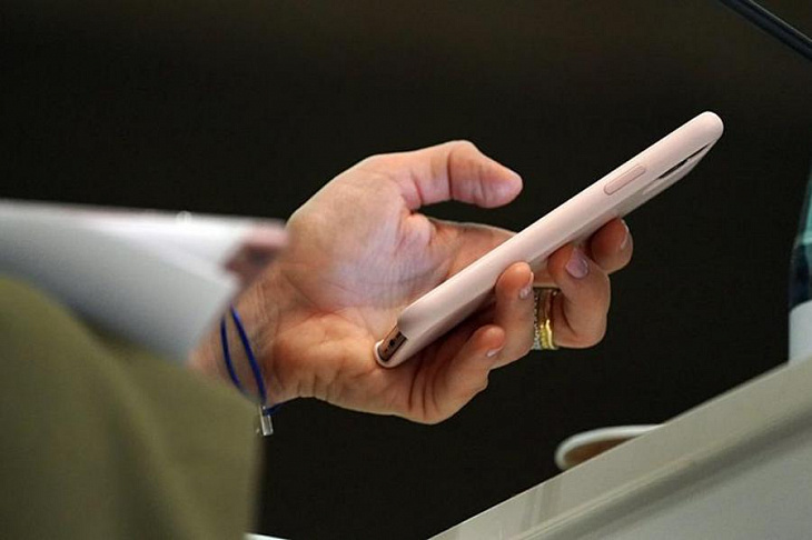 Эксперт назвал способы отключить слежку по смартфону