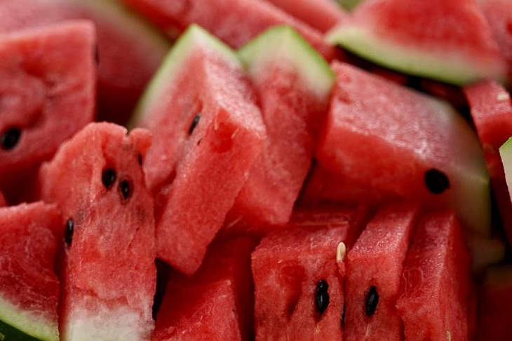 Инфекционист назвал симптомы отравления арбузом или дыней