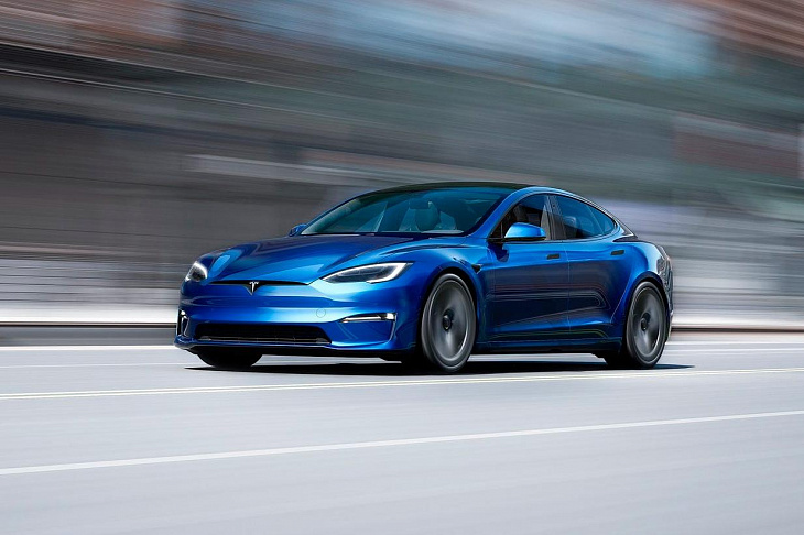 Владельцы Tesla пожаловались Маску на сложности с электрокарами в России 
