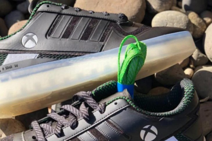 Microsoft и Adidas планируют создать совместные кроссовки