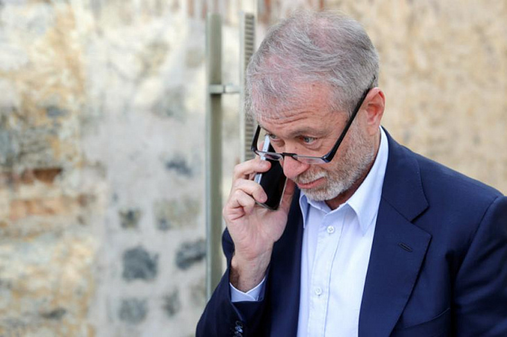 Вилла Абрамовича и яхта Усманова: какие богатства забрали у российских миллиардеров