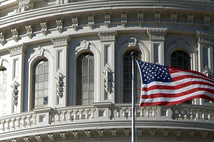 Торги в США приостановили из-за обвала впервые после кризиса