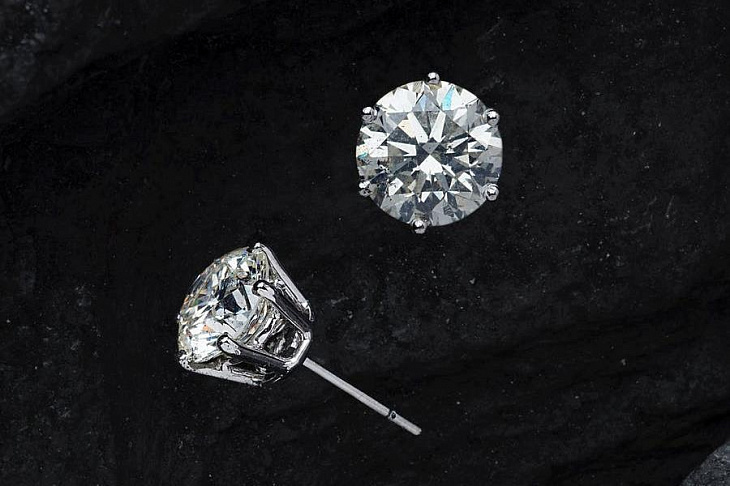 Bloomberg: De Beers и «Алроса» могут потерять контроль над рынком необработанных алмазов