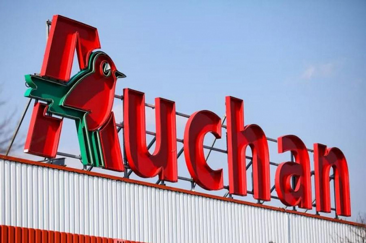 «Ашан» закрывает банк