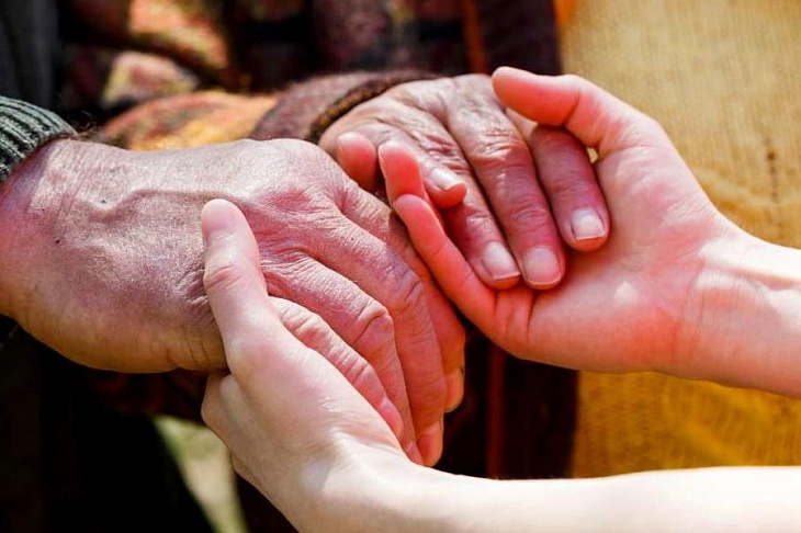 Алкоголь, сигареты, кофе и болезнь Паркинсона в старости