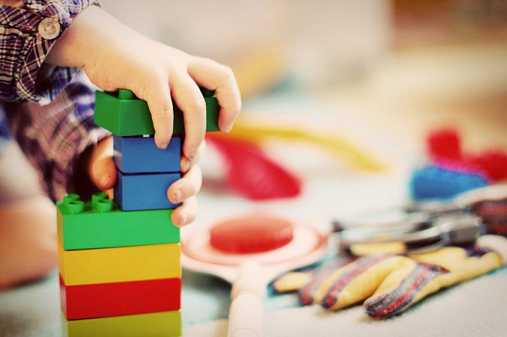 Бизнес ожидает дефицита импортных игрушек накануне Нового года