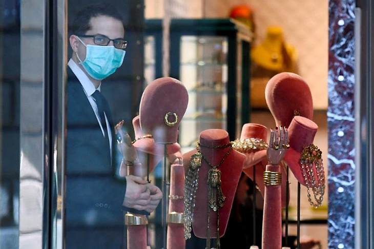 Индустрия люкса столкнулась с риском отката на восемь лет