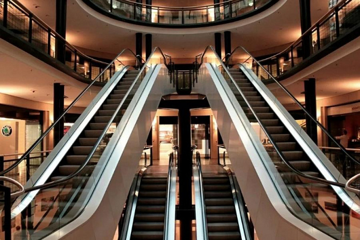 ТЦ Москвы потеряли почти 25% посетителей в январе