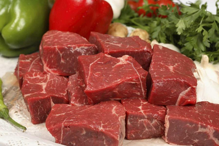 Названа безопасная для человека порция красного мяса