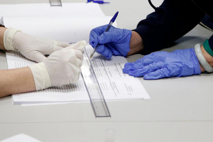 Акции компаний по производству перчаток обогнали Tesla по темпам роста