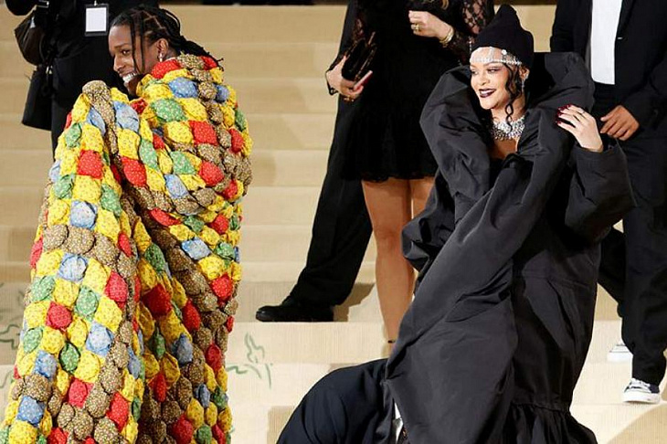 Образы некоторых знаменитостей на Met Gala стали интернет-мемами