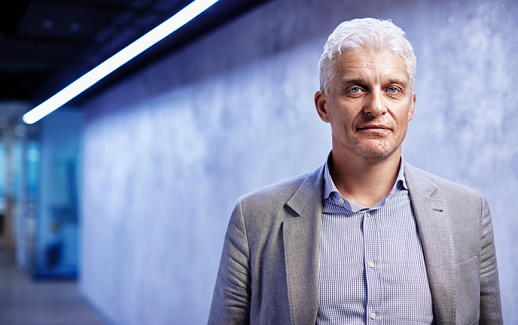 Бумаги TCS Group упали на 11% на фоне новостей о продаже Тиньковым своей доли