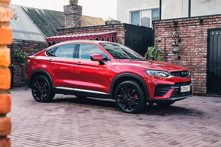 Очень дорогой китаец. Тест-драйв Geely Tugella
