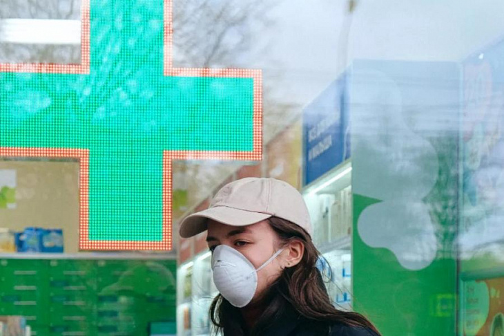 «Сбер» и «Р-фарм» покупают крупнейшего онлайн-продавца лекарств «Еаптека»