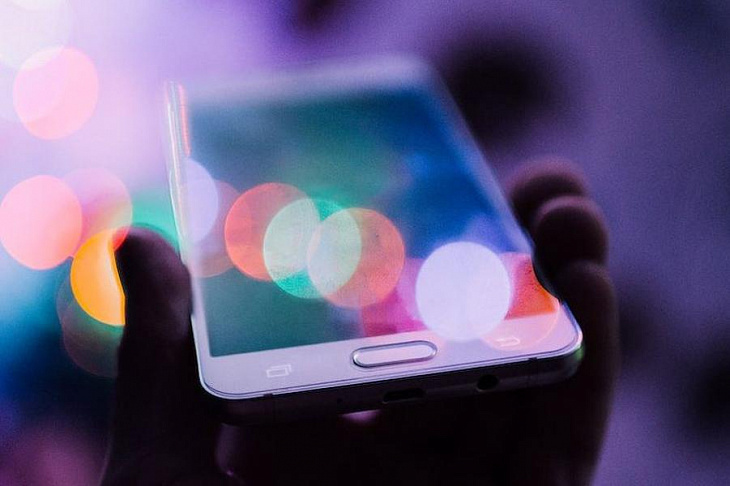 Врач назвал самый опасный гаджет во время самоизоляции