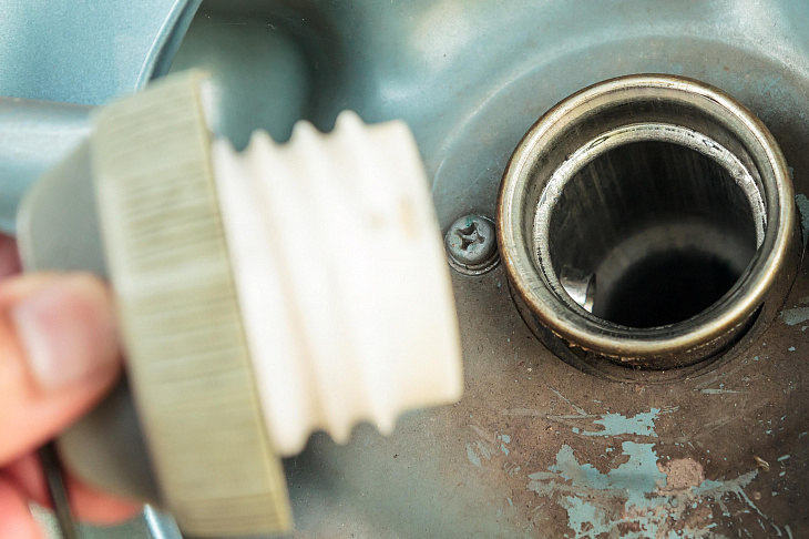 Как и почему топливо в баке автомобиля может испортиться