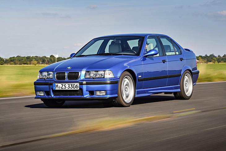 Старая школа. 10 крутых седанов из 1990-х  