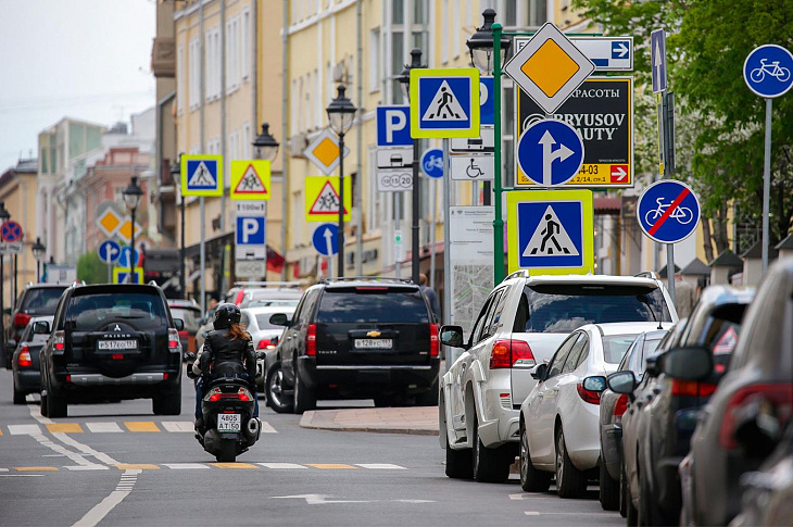 ГИБДД требует отменить нововведение для водителей. Оно касается знаков